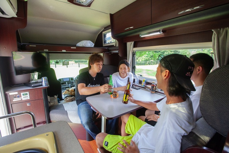 ベッド・TV・電源・エアコン・水道・電子レンジや冷蔵庫まで必要な設備が充実！初心者でも楽しめる！