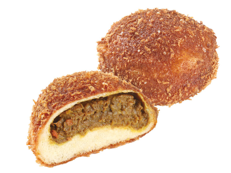 能登牛咖哩パン。能登牛使用の自家製カレーが絶品。美味しさをぎゅっと凝縮♡(418円)